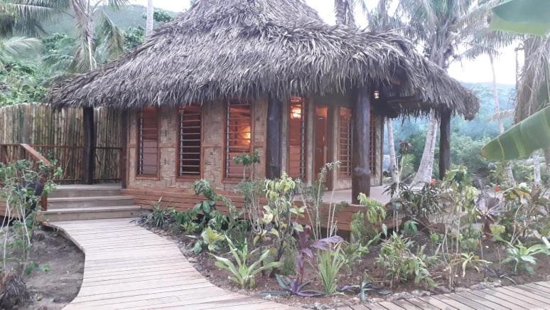 Oneta Resort Naqarawalu エクステリア 写真